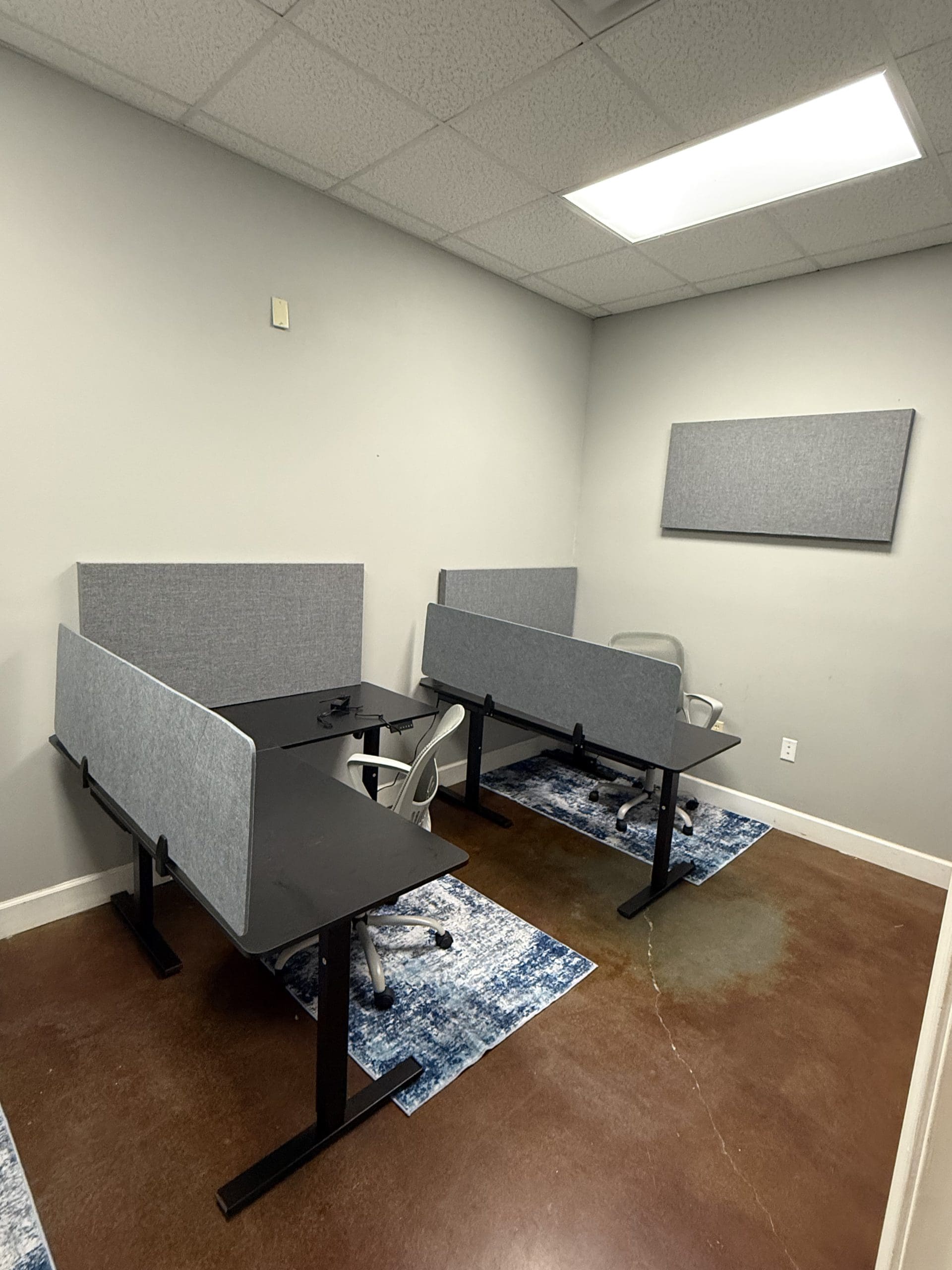 Coworking desks in Hattiesburg at The Hub Office Suites